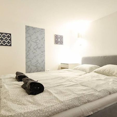 Cosy Two Bedroom Flat In Rottenbiller Str,Sky 부다페스트 외부 사진