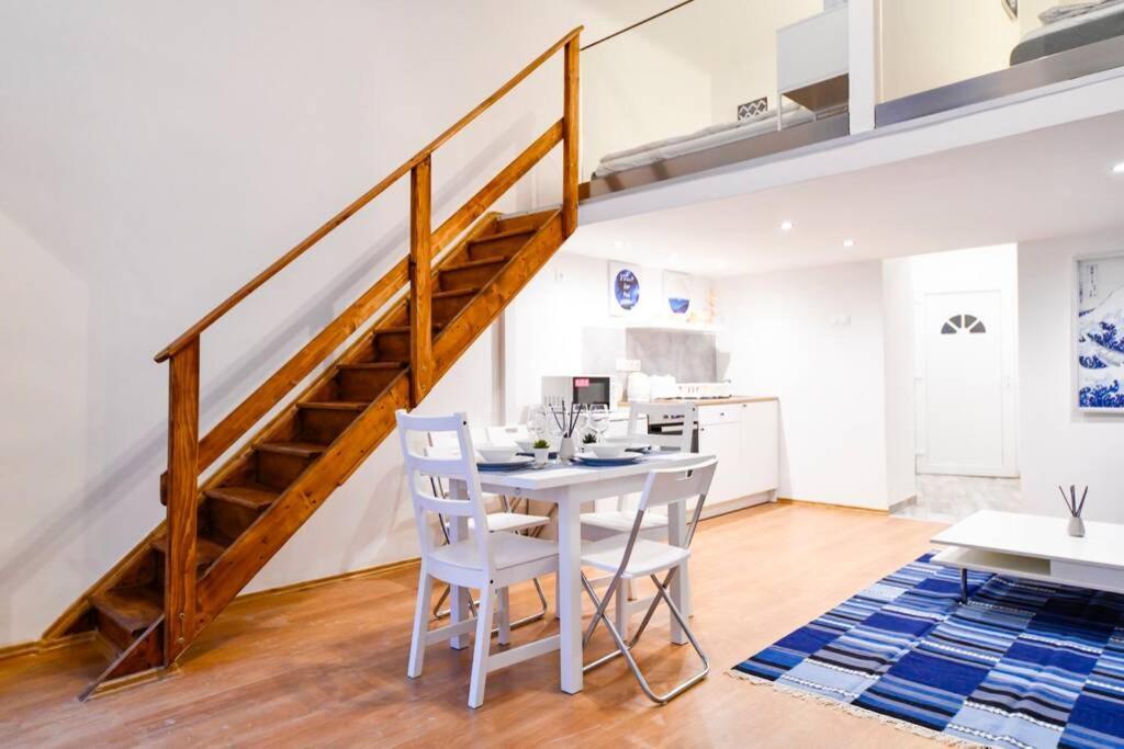 Cosy Two Bedroom Flat In Rottenbiller Str,Sky 부다페스트 외부 사진