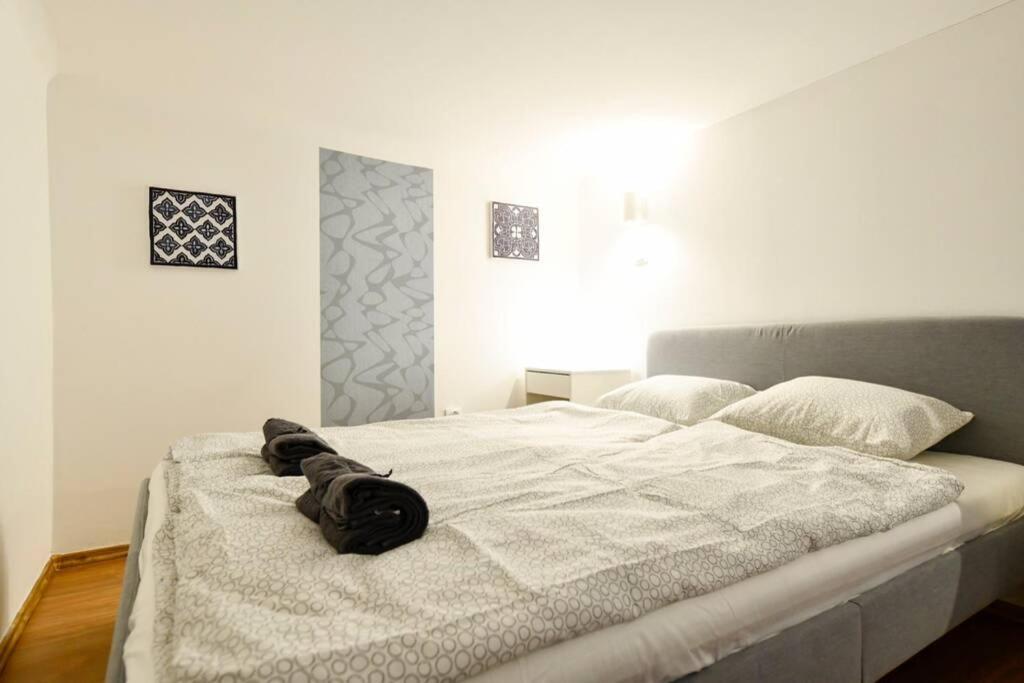 Cosy Two Bedroom Flat In Rottenbiller Str,Sky 부다페스트 외부 사진